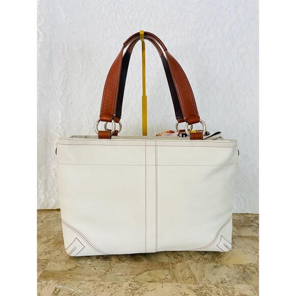 Coach LARGE F06468 WHITE/brown Leather Soho Double Front Pocket Shoulder Bag - Picture 2 of 10